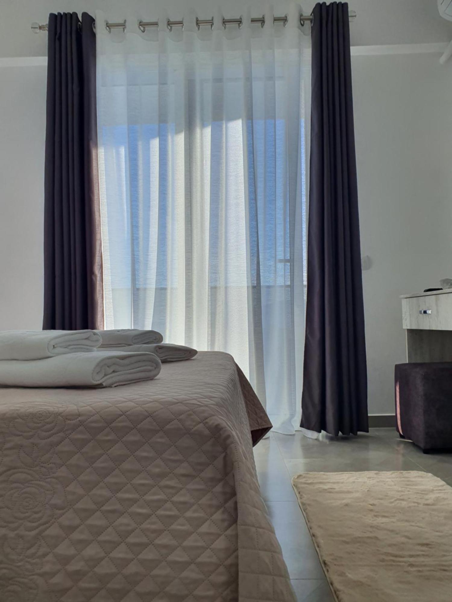 Flore Rooms Sarandë Buitenkant foto