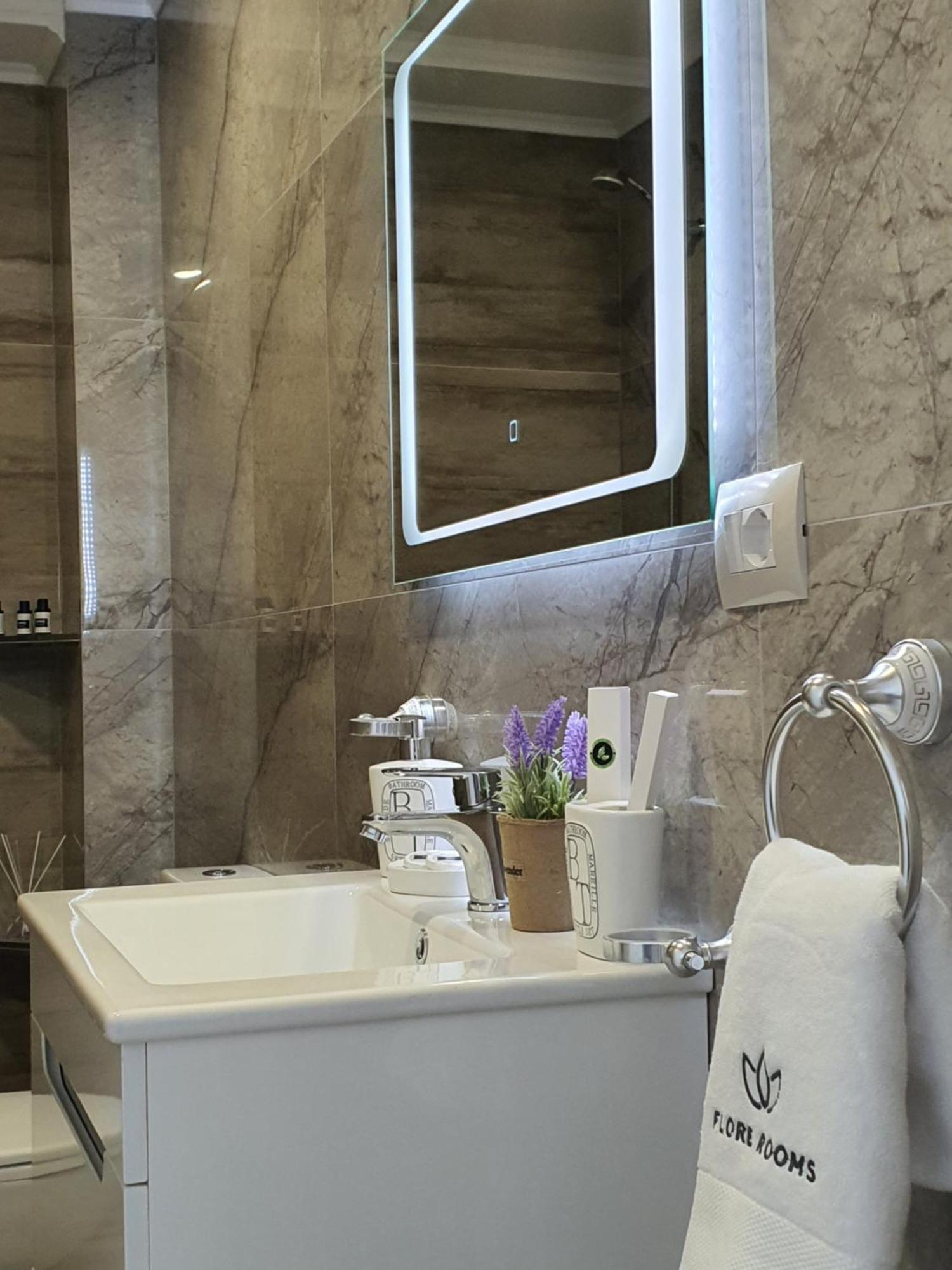 Flore Rooms Sarandë Buitenkant foto