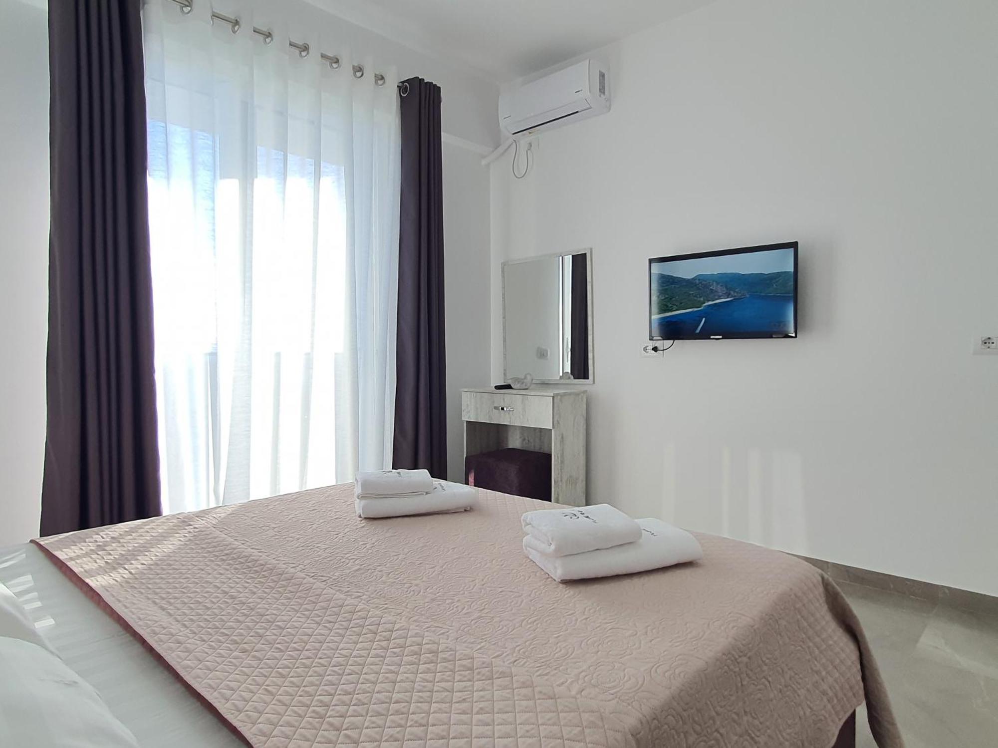 Flore Rooms Sarandë Buitenkant foto