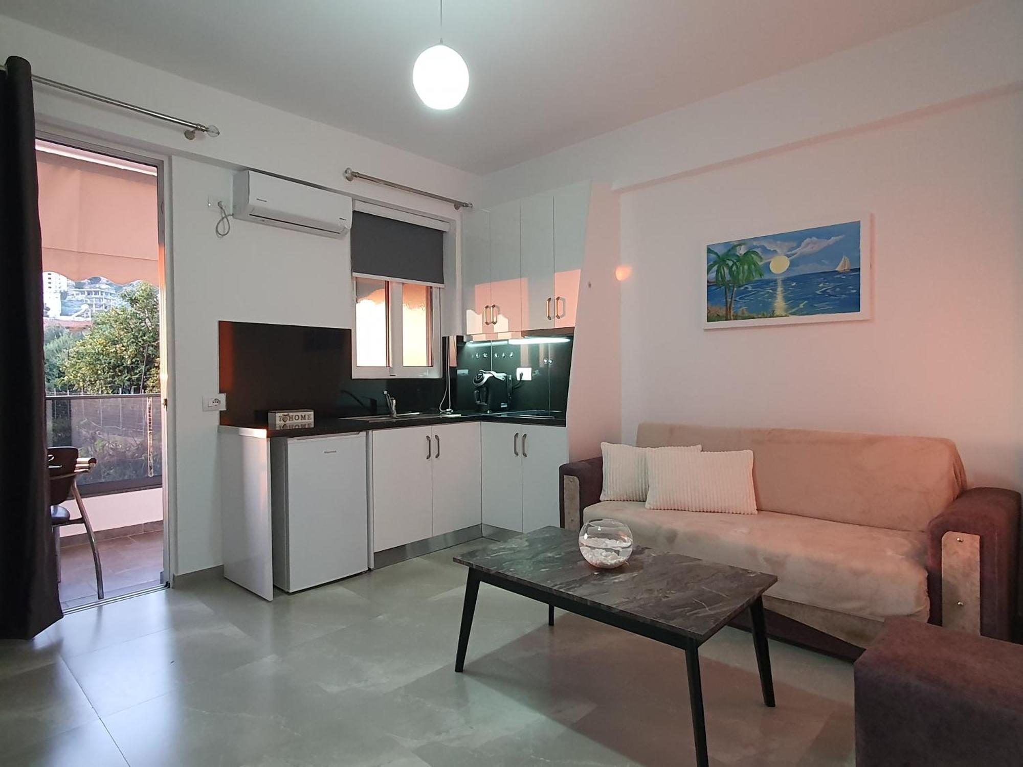 Flore Rooms Sarandë Buitenkant foto