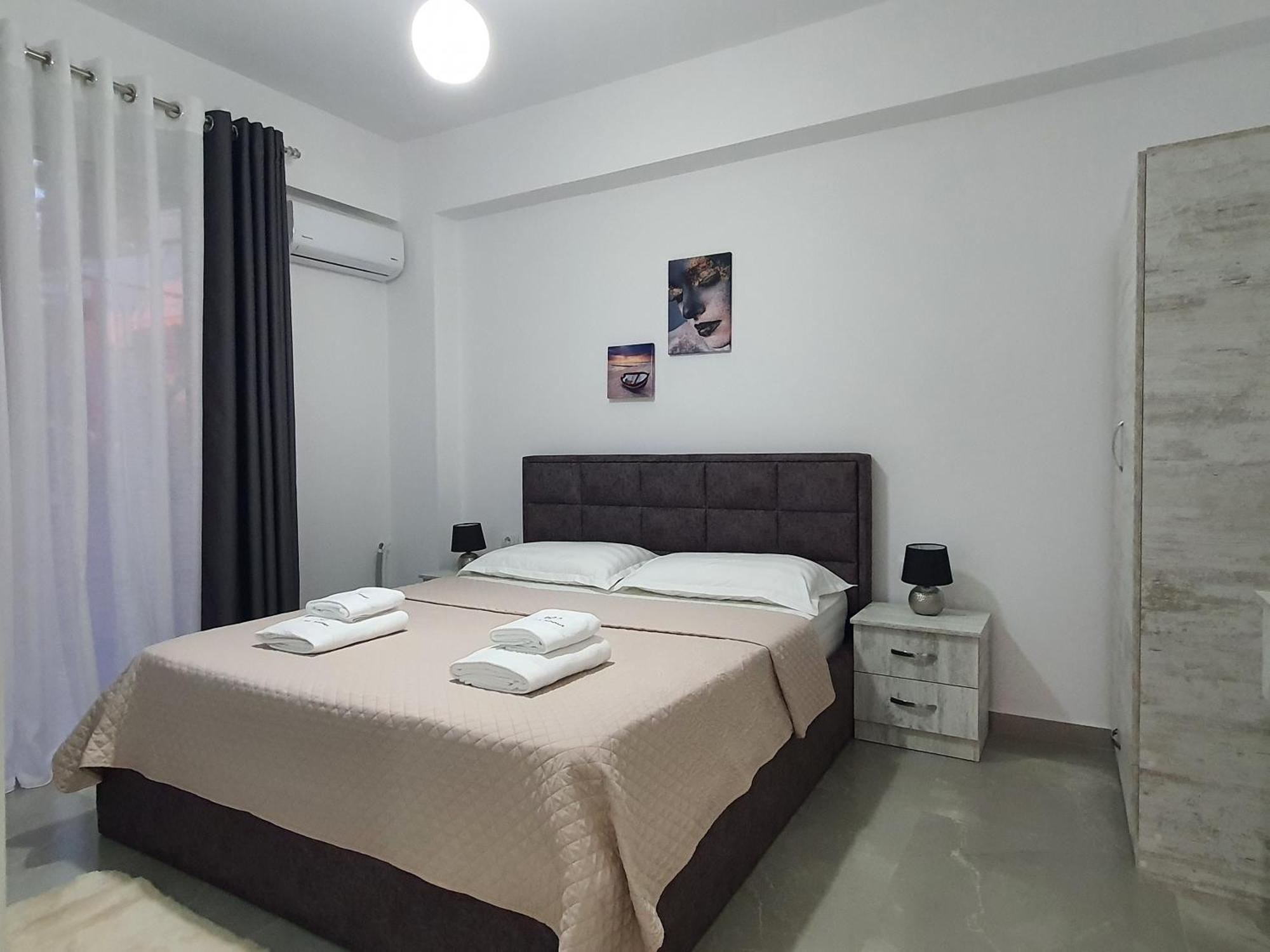 Flore Rooms Sarandë Buitenkant foto