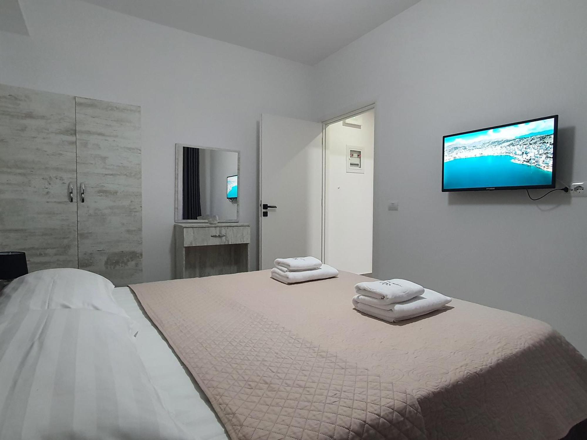 Flore Rooms Sarandë Buitenkant foto