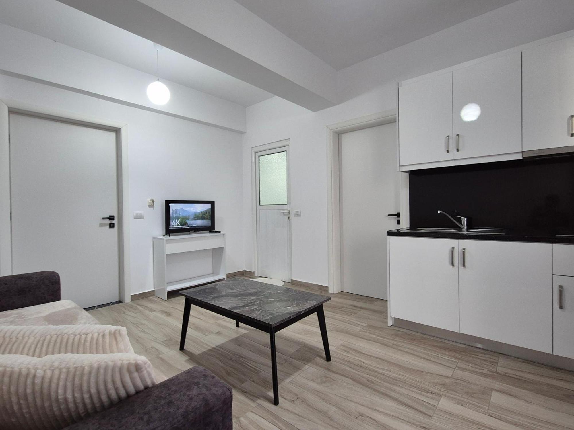 Flore Rooms Sarandë Buitenkant foto