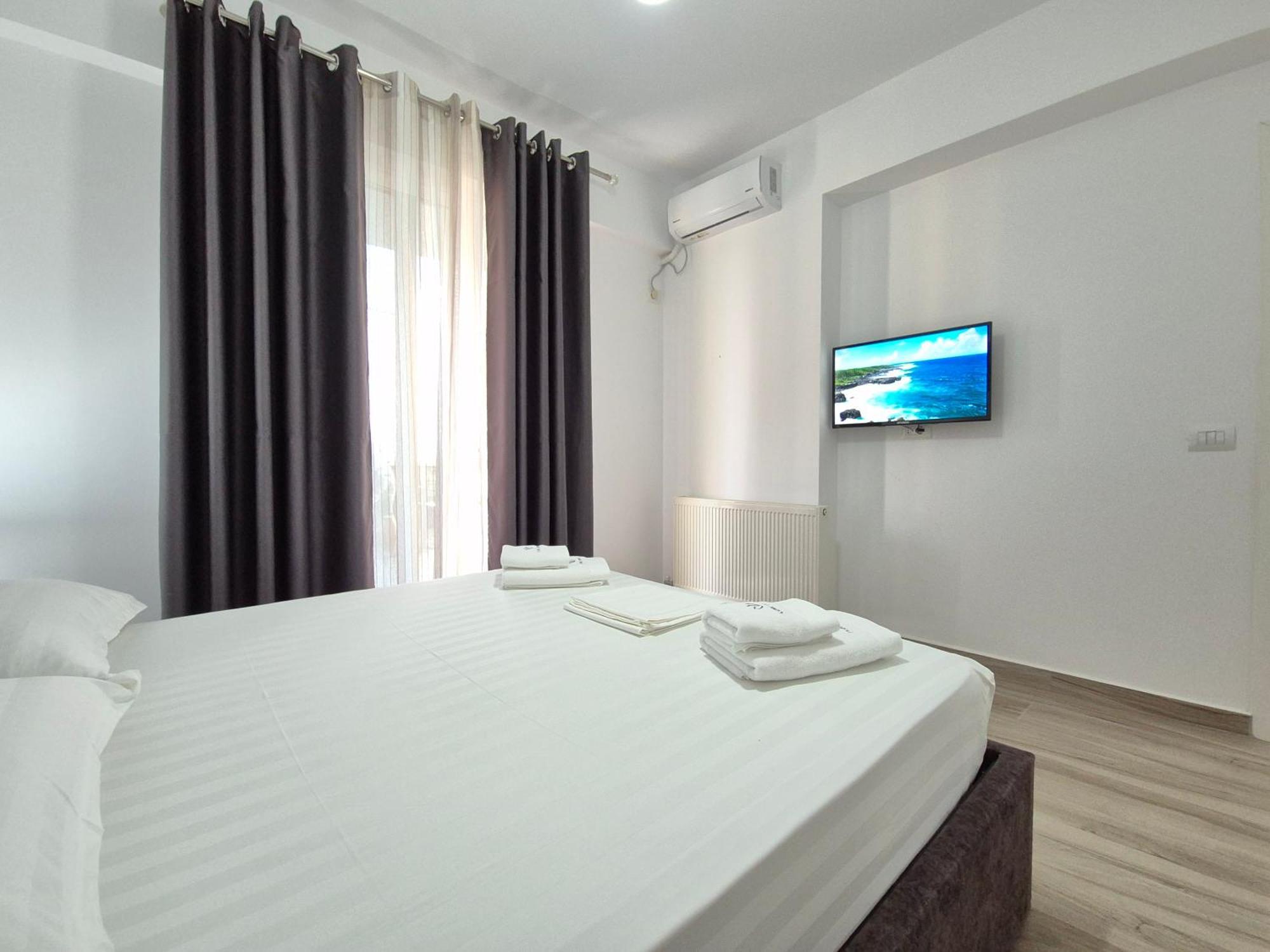 Flore Rooms Sarandë Buitenkant foto