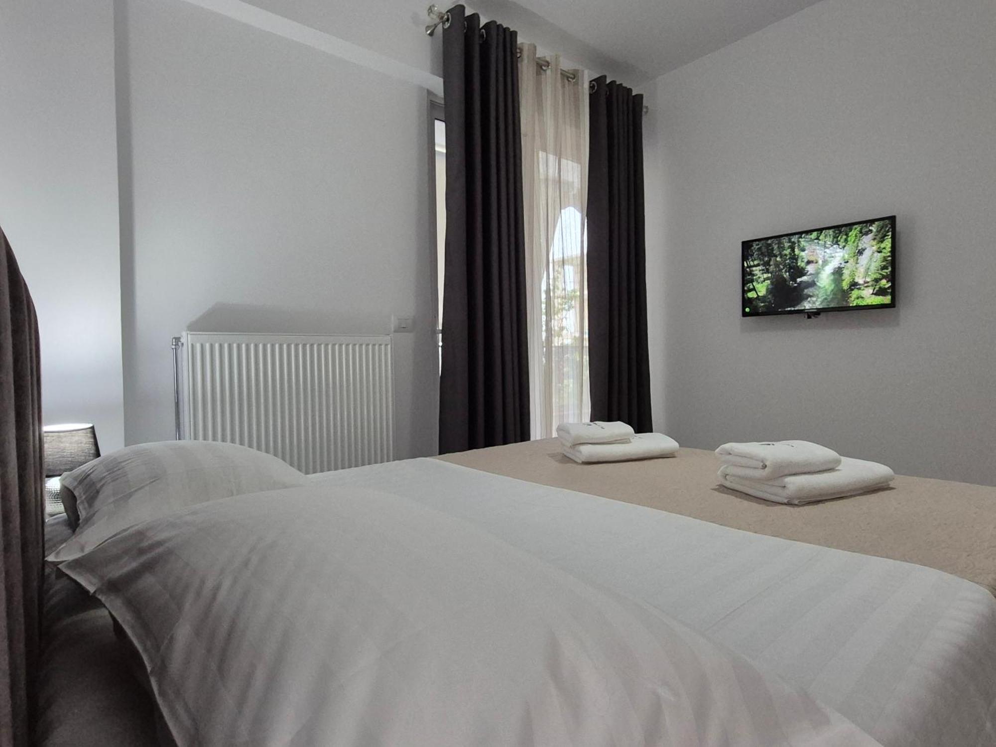 Flore Rooms Sarandë Buitenkant foto