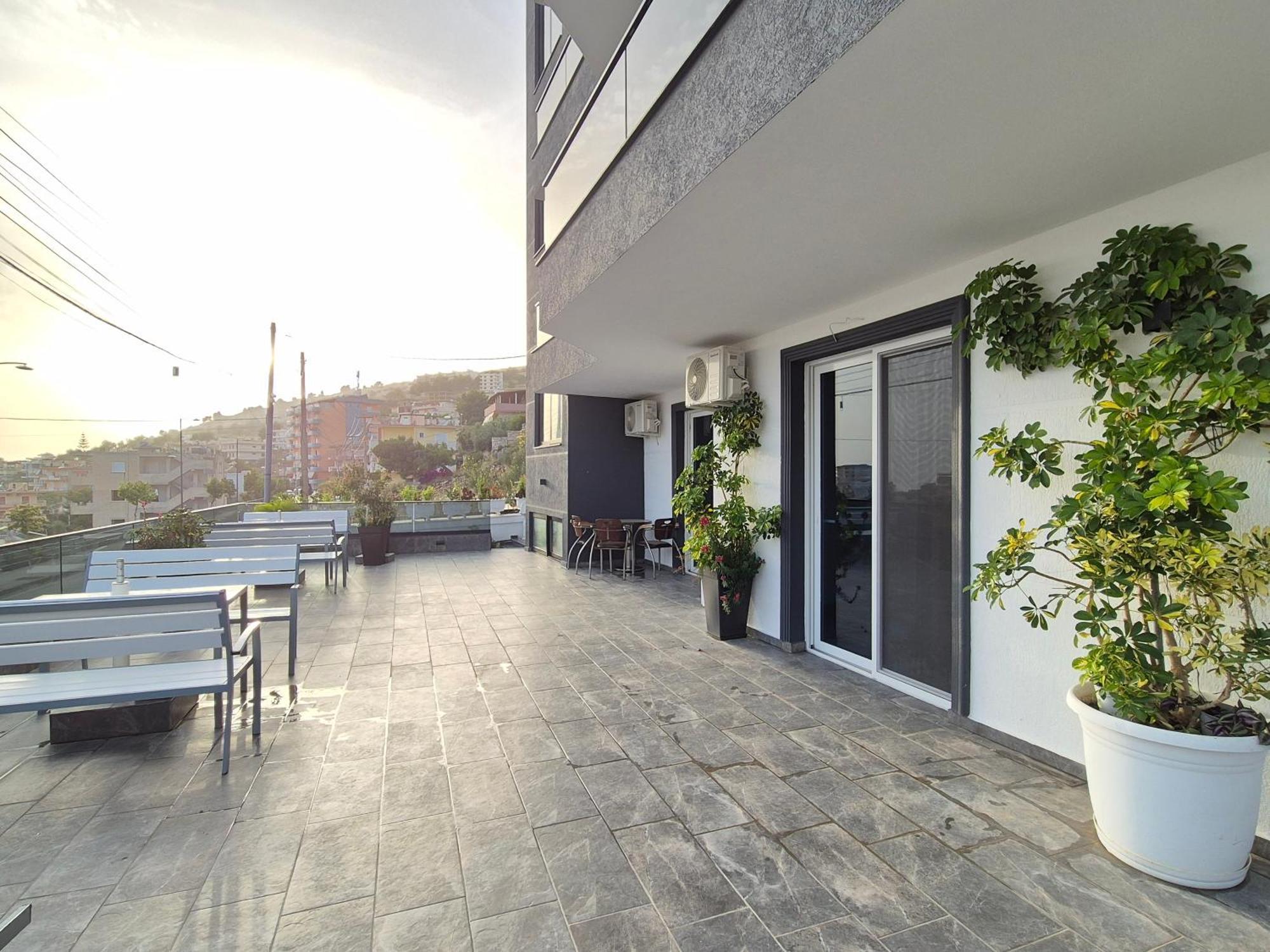 Flore Rooms Sarandë Buitenkant foto