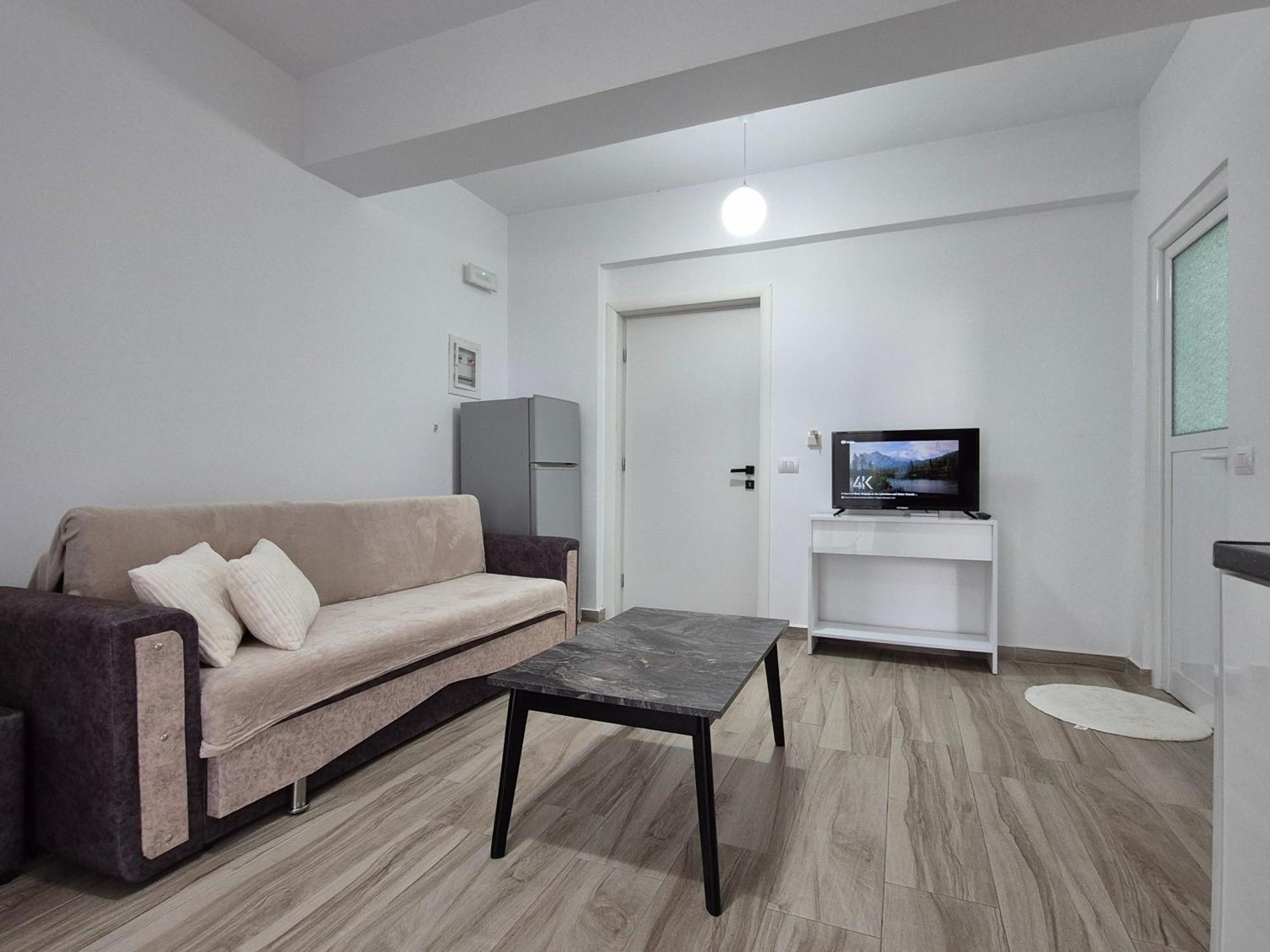 Flore Rooms Sarandë Buitenkant foto