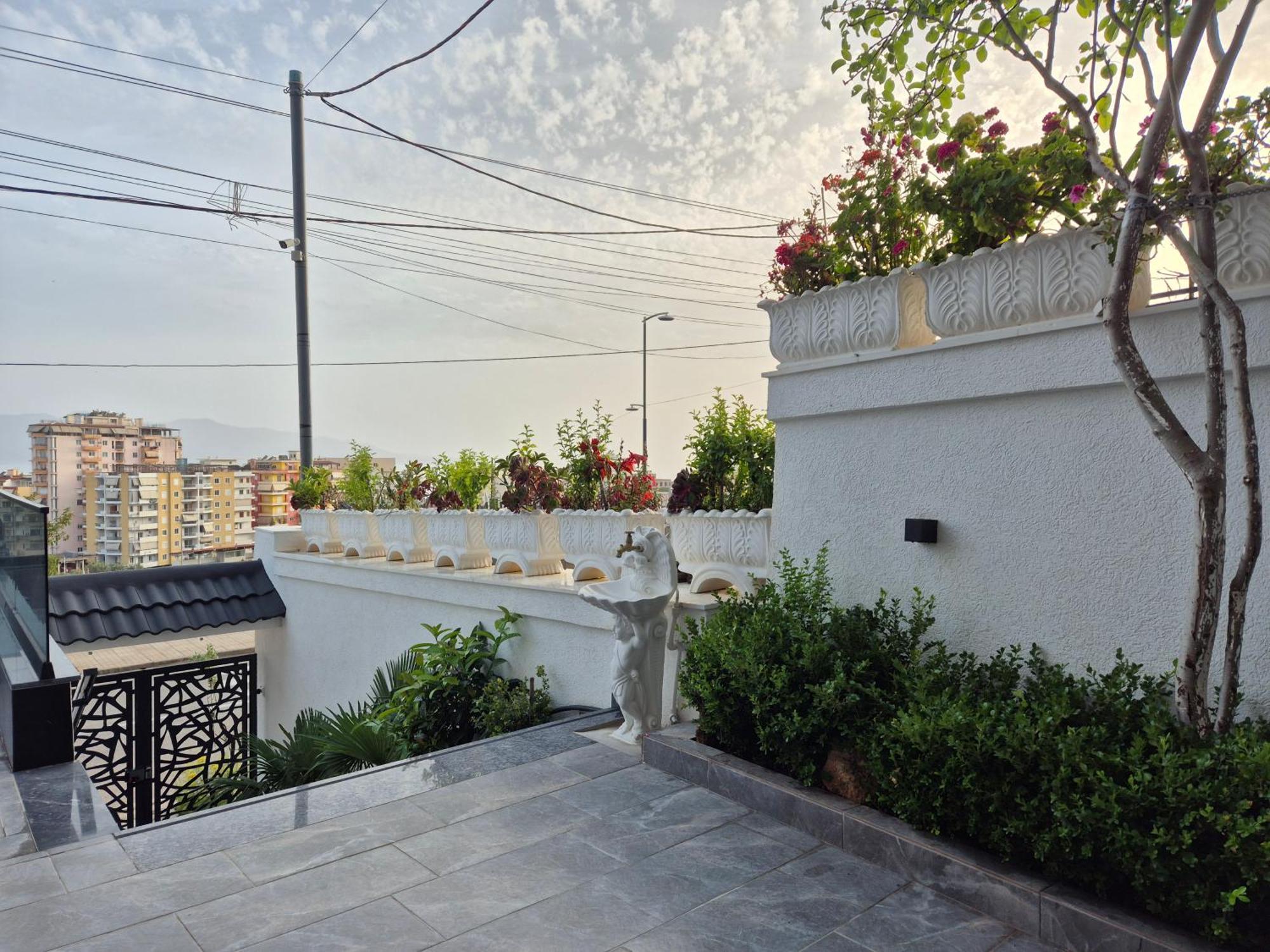 Flore Rooms Sarandë Buitenkant foto